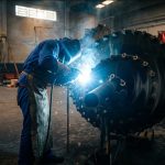 O Guia Definitivo da Perfuração: Como Escolher o Sistema de Corte Certo para o seu Canteiro de Obras